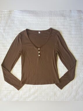 Classic Brown Long-Sleeve V-Neck Henley Top